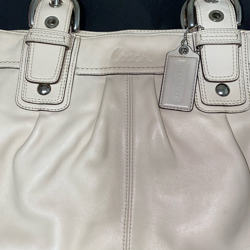 Coach Cream Leather Shoulder Bag - Picture 2 of 15